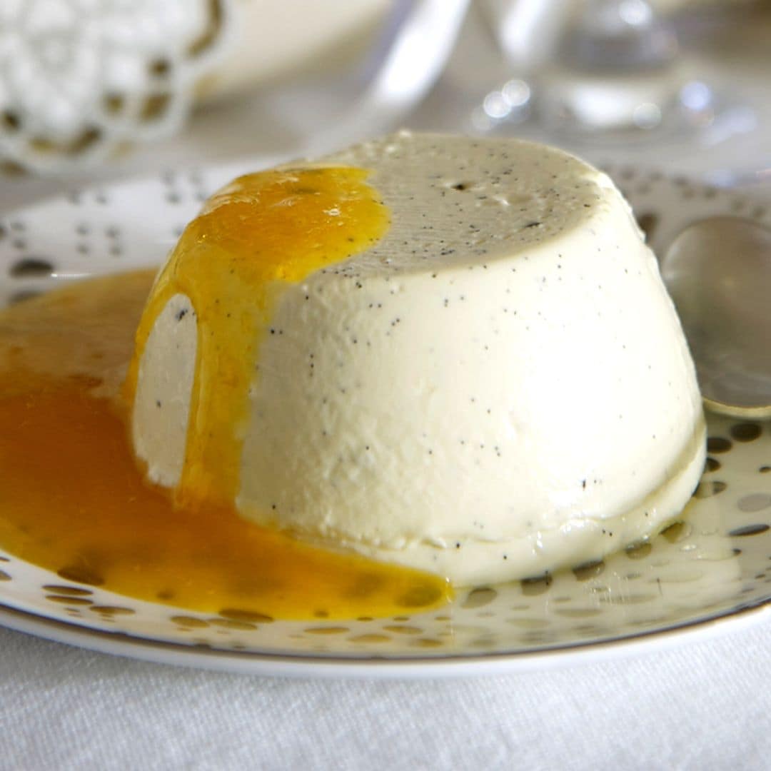 'Panna cotta' con salsa de clementinas