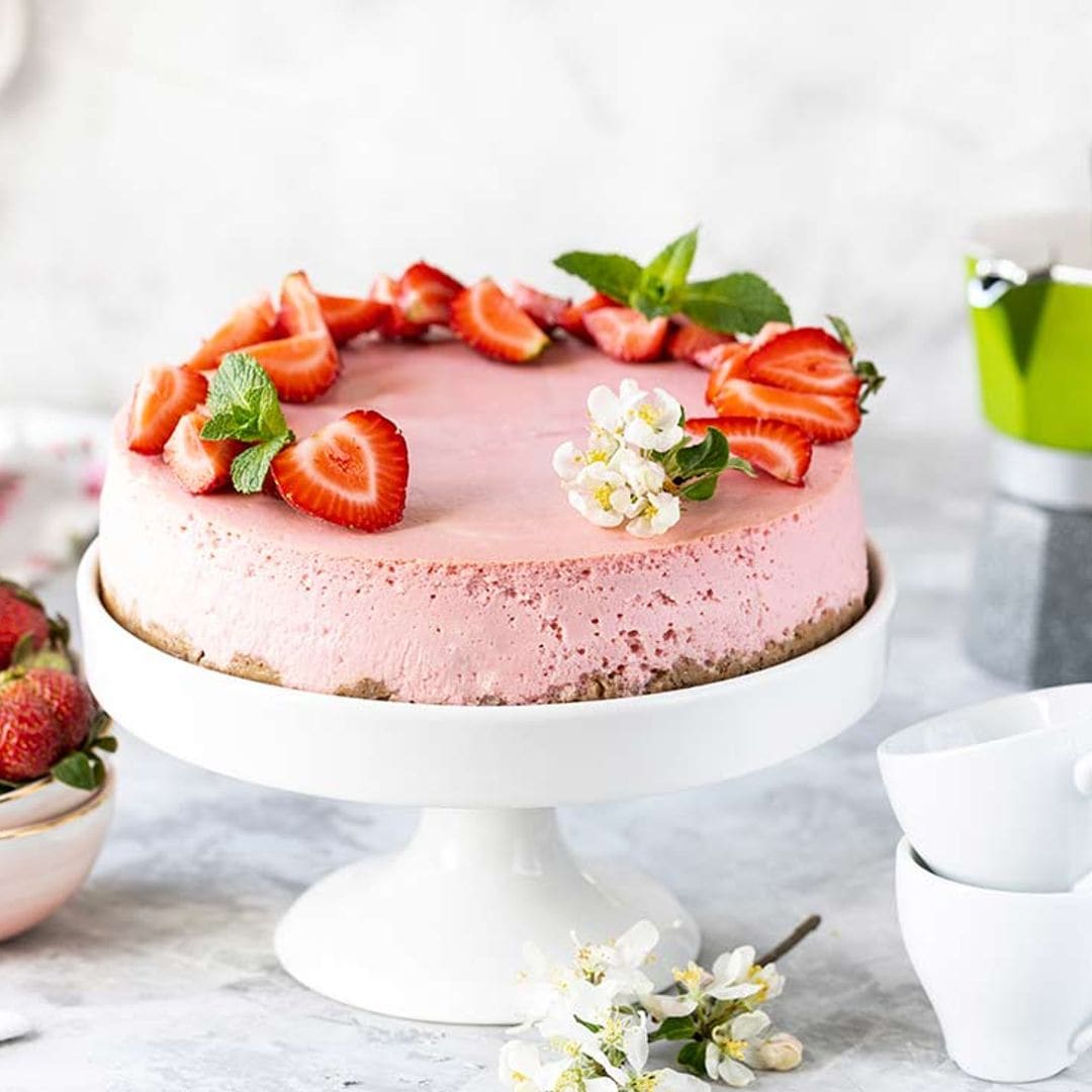 Tarta de mousse de fresa