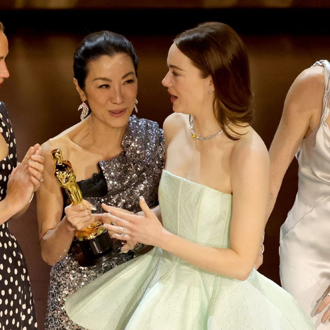 Michelle Yeoh aclara la confusión, ¿por qué entregó el Oscar a Jennifer Lawrence en vez de a Emma Stone?