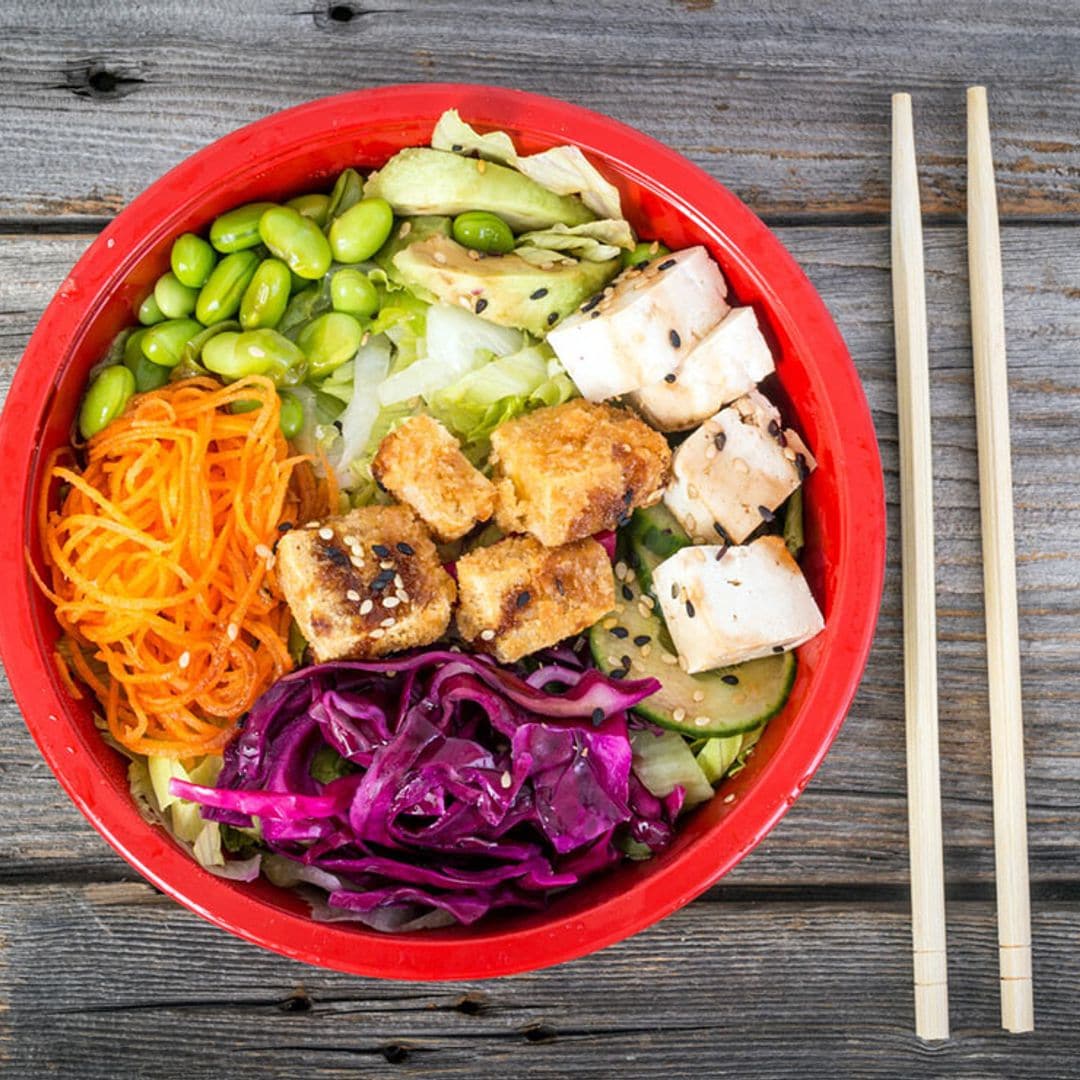 'Poke' de tofu, edamame y lechuga