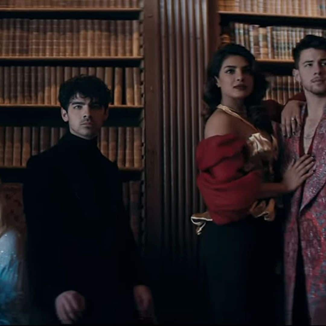 Los Jonas Brothers tienen un nuevo video ¡protagonizado por Priyanka Chopra y Sophie Turner!