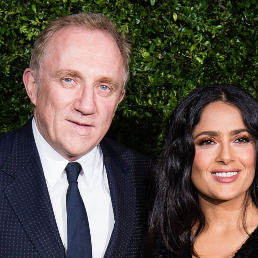 Salma Hayek recibe un apasionado beso de su esposo, Francois-Henri Pinault