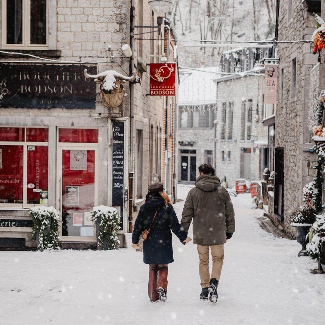 Calles nevadas de Durbuy, Bélgica