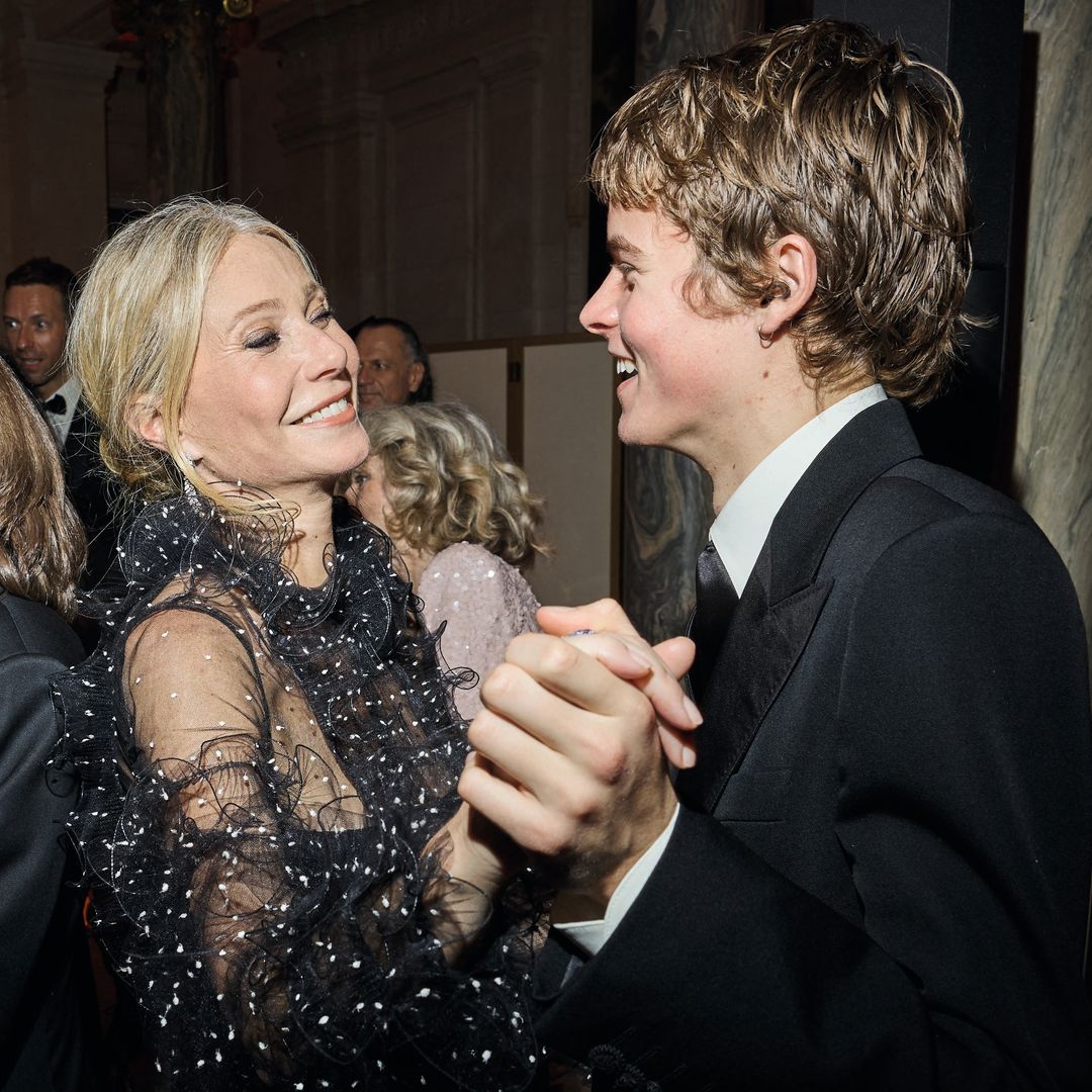 Gwyneth Paltrow bailando con su hijo Moses