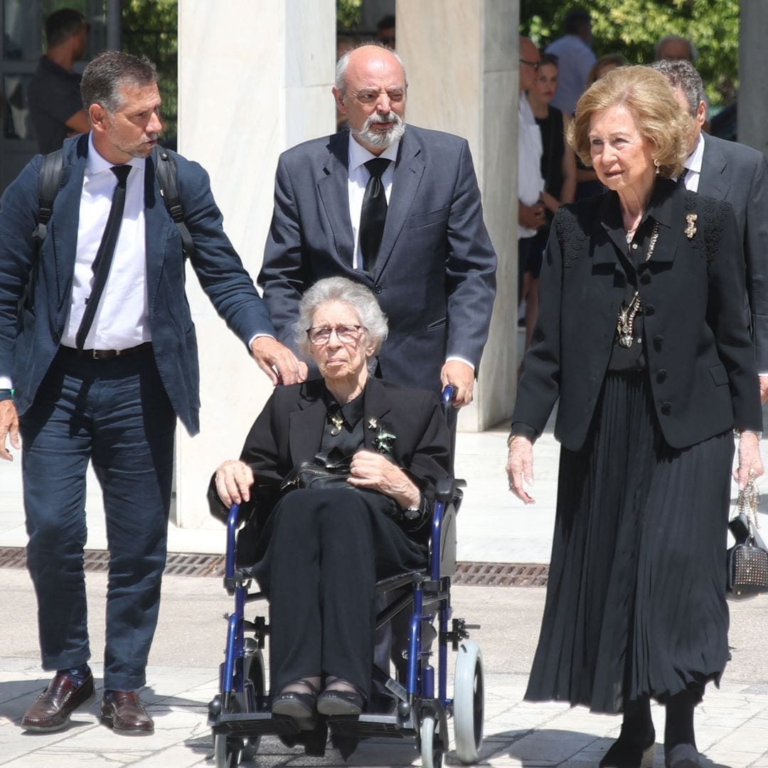 La reina Sofía, arropada por la Familia Real griega, despide a su tío abuelo el príncipe Miguel en un funeral en Atenas