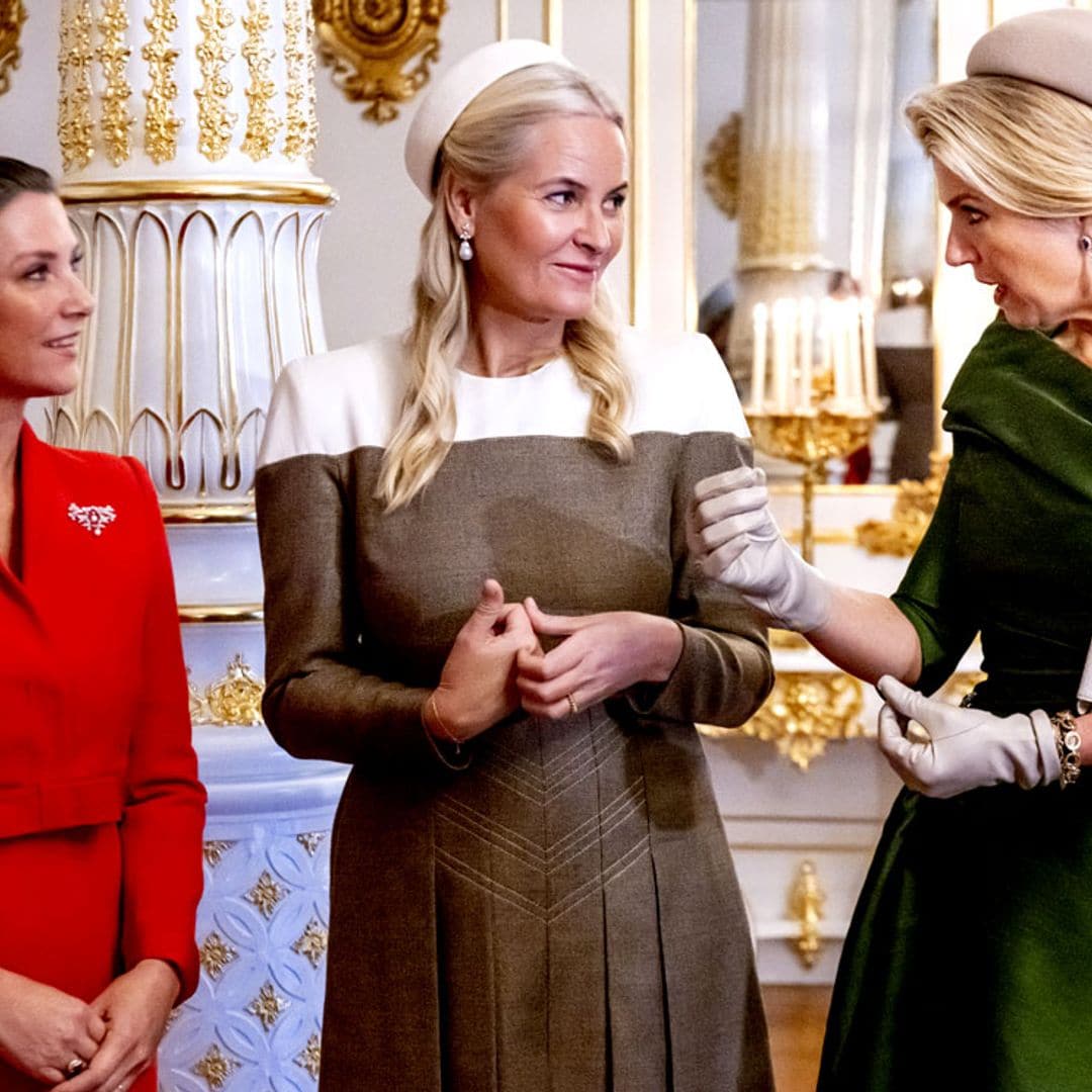 Marta Luisa de Noruega se une a la recepción de los reyes de Holanda marcada por la complicidad entre Máxima y las princesas