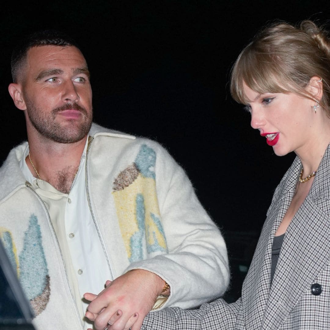 El primer beso en público de Taylor Swift y Travis Kelce durante su último concierto ante 70.000 personas