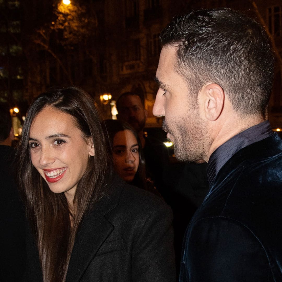 ¡Que empiece la fiesta! Miguel Ángel Silvestre inaugura su restaurante con el apoyo de su novia, Rebeca Toribio