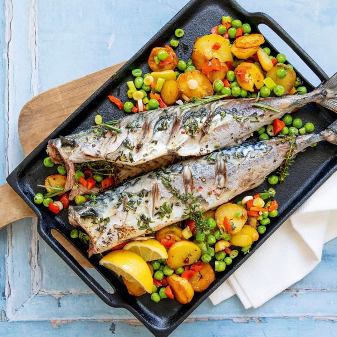 Caballas al horno con patatas y verduras