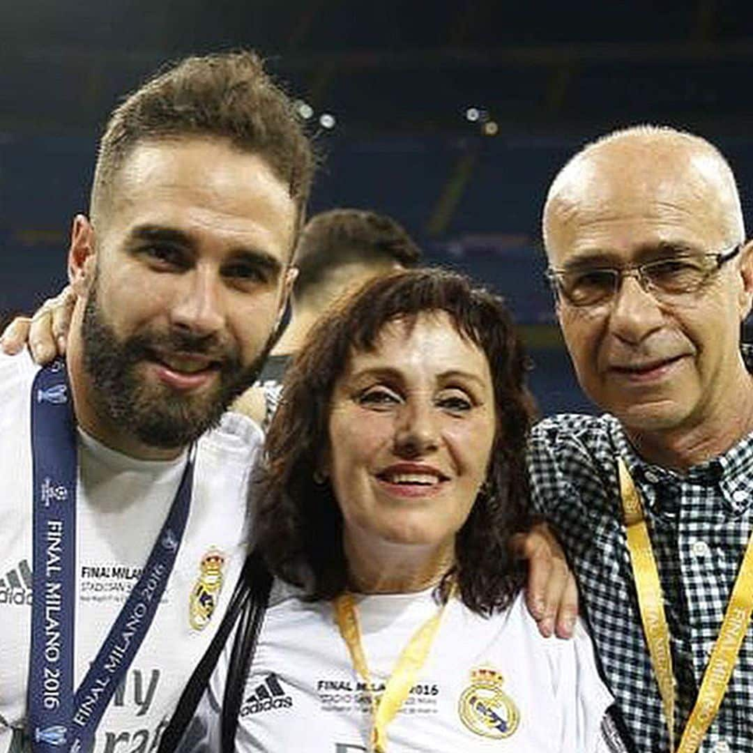 El padre de Dani Carvajal, uno de los policías que han escoltado el autobús del Real Madrid: así ha sido el emotivo encuentro con su hijo