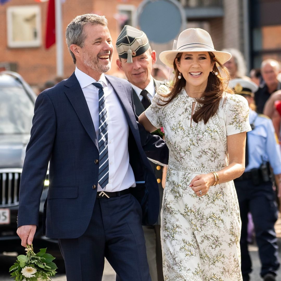 El gran recibimiento de Federico y Mary de Dinamarca en el castillo de Grasten, donde viven su primer verano como reyes