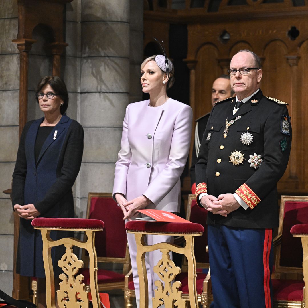 Alberto y Charlene de Mónaco participan en el día grande del Principado arropados por la familia Grimaldi