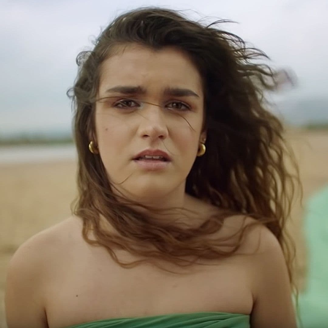 Maquillaje natural, peinados con volumen... Los trucos de belleza de Amaia, explicados por su estilista