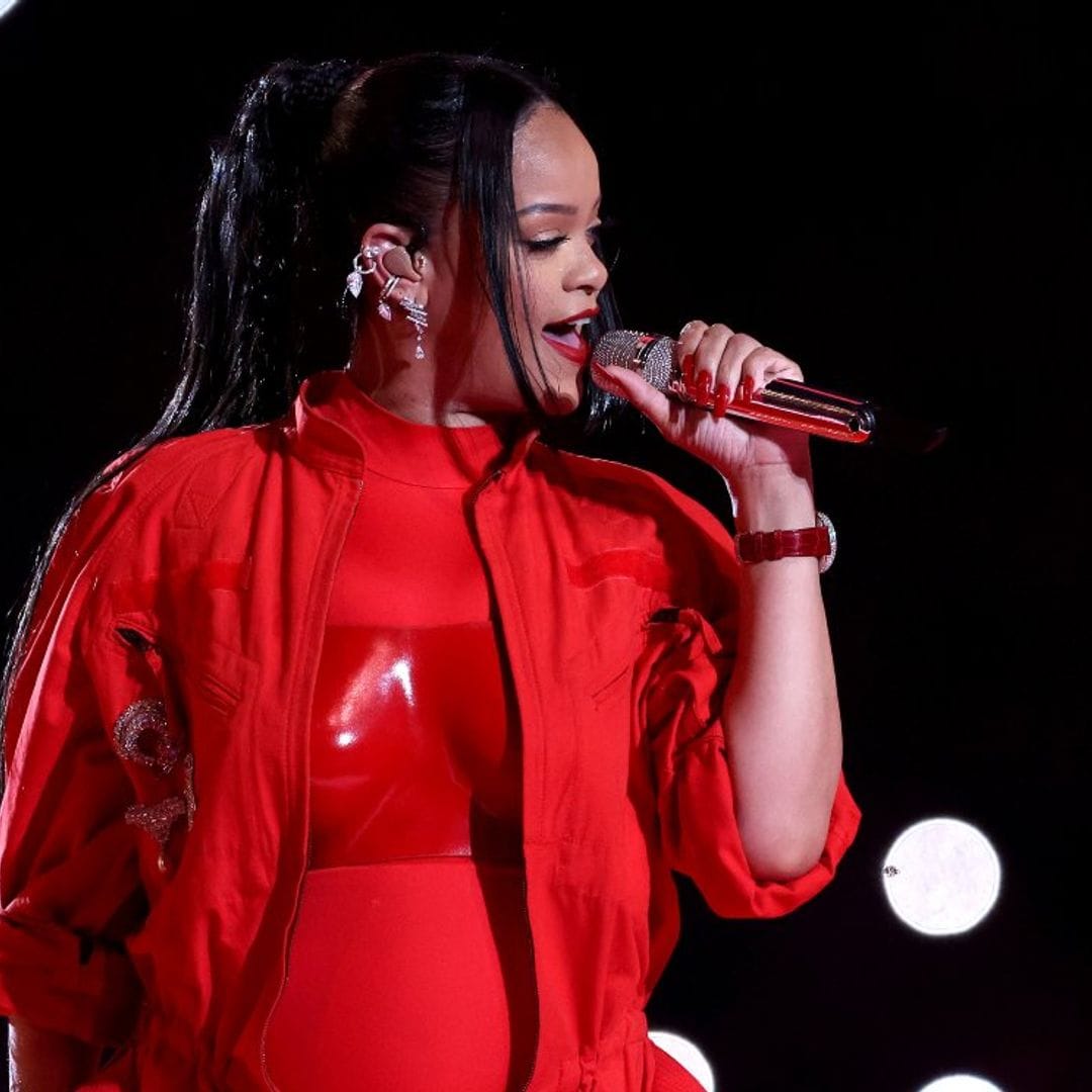 ¡Bebé en camino! El equipo de Rihanna ha confirmado el embarazo de la cantante tras el Super Bowl