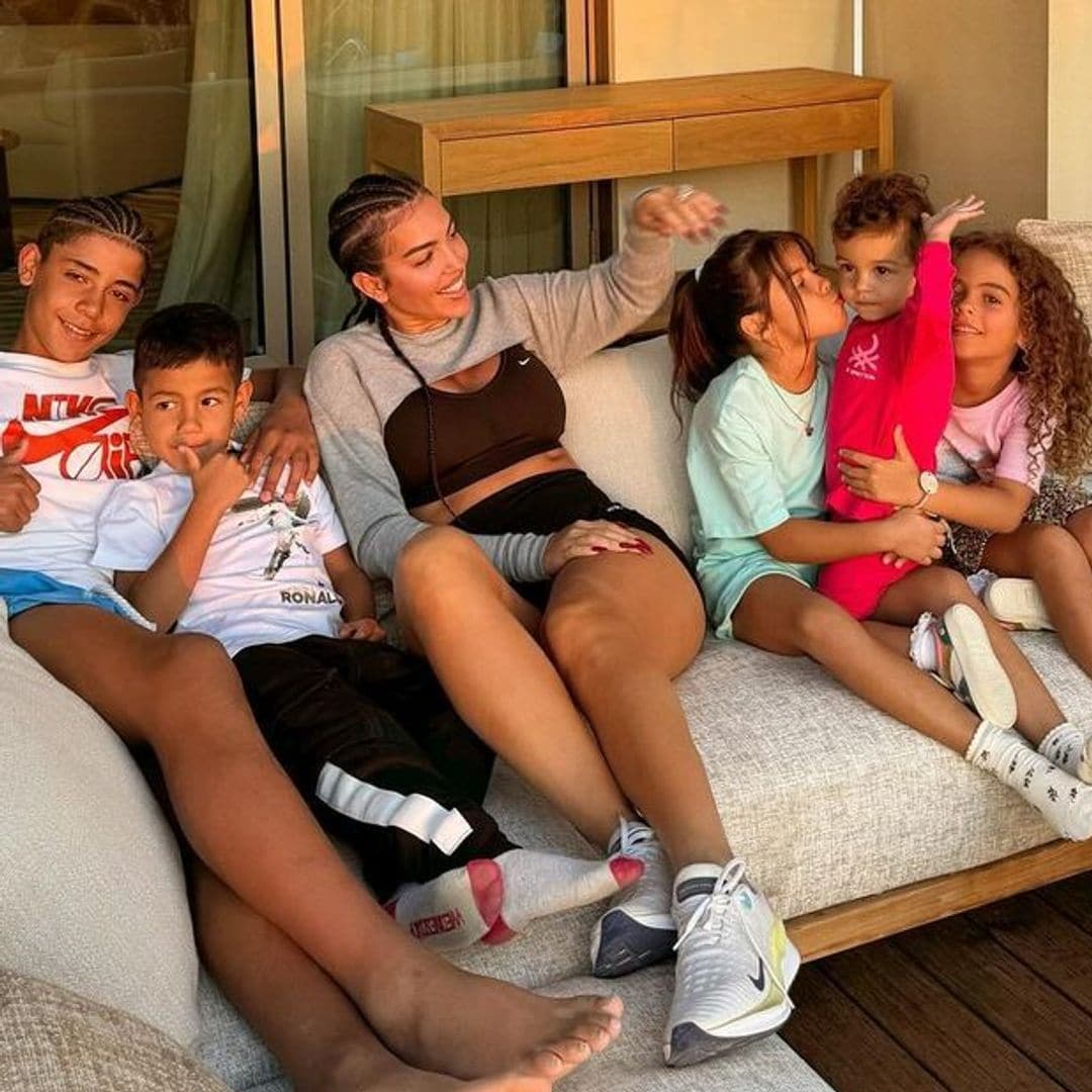 Georgina Rodríguez y sus hijos disfrutan de un tranquilo paseo en el campo