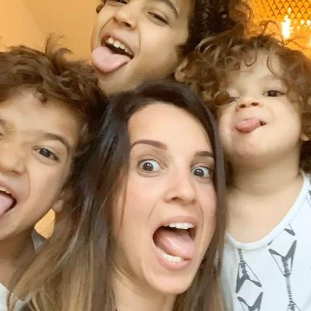 Esto es lo que hacen los hijos de Nacho e Inger Devera, mientras él está con su nueva bebé