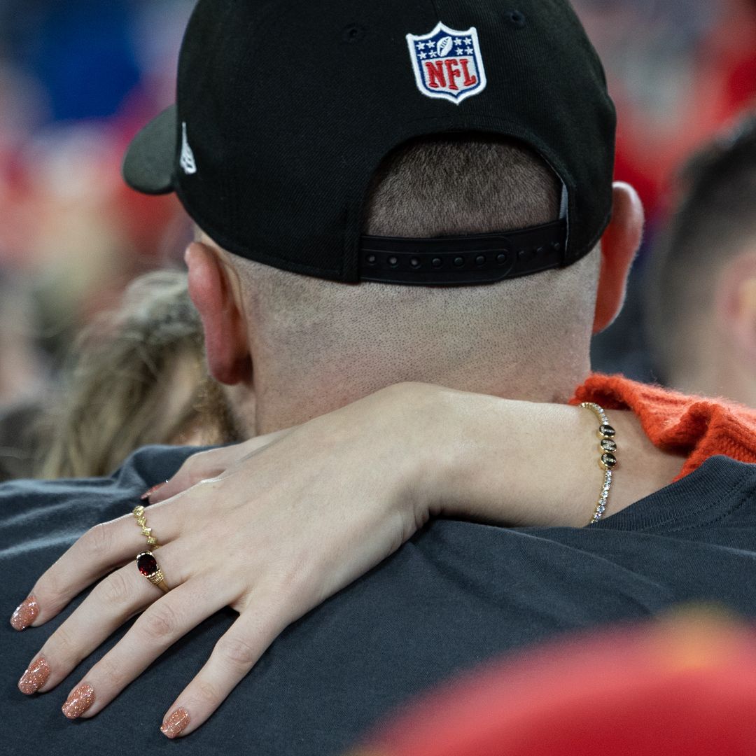 Travis Kelce y Taylor Swift tras un partido de los Kansas City Chiefs