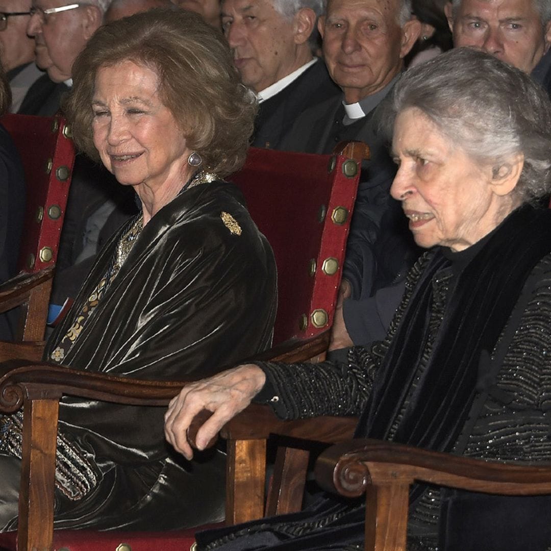 La reina Sofía, con su hermana Irene de Grecia, acude al concierto benéfico en Palma con el que arranca sus vacaciones de Pascua