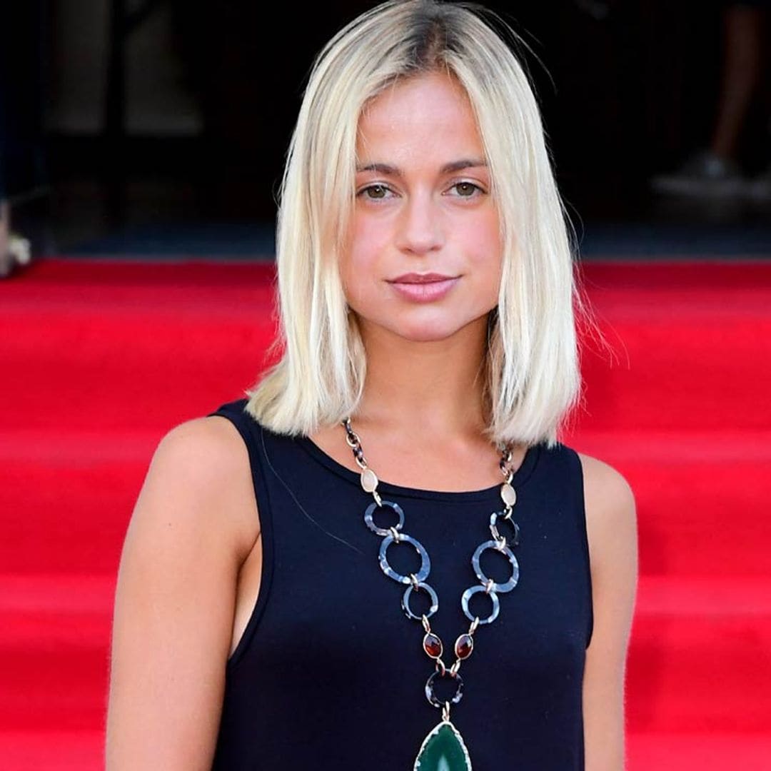 Un minivestido 'crochet' y otros looks con mensaje de Lady Amelia Windsor