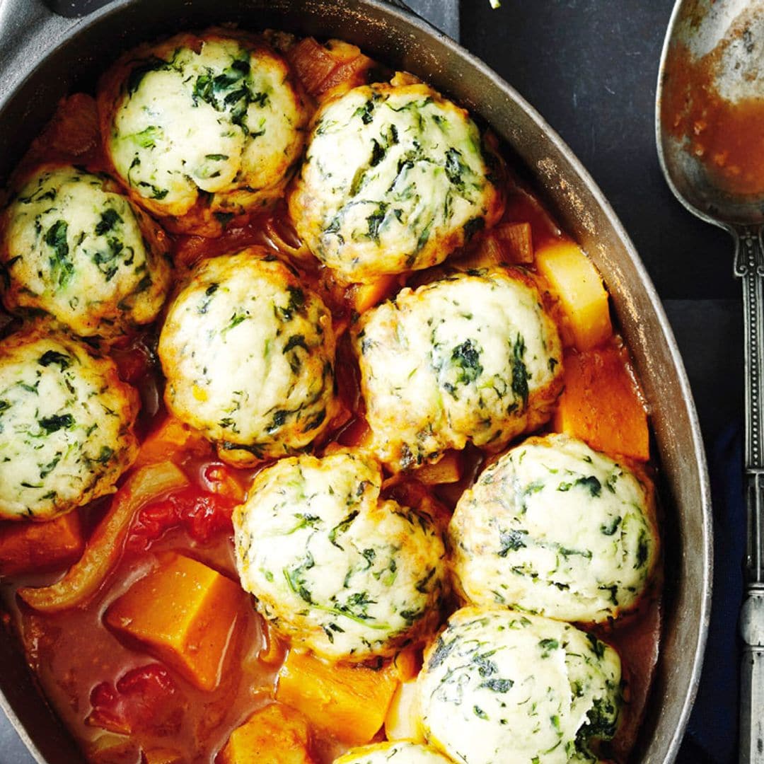 Albóndigas de espinacas y parmesano con verduras guisadas