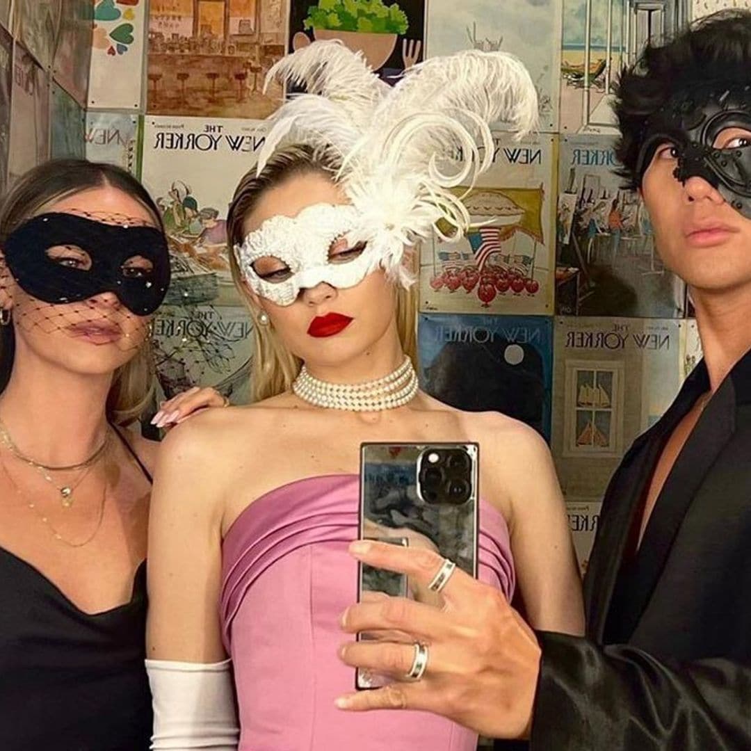 Gigi Hadid arrasa con su look sostenible de diva en el baile de máscaras más glamuroso de Nueva York