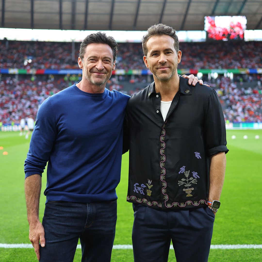 El inesperado apoyo de Hugh Jackman y Ryan Reynolds a La Roja, que se juega hoy el pase a la final de la Eurocopa