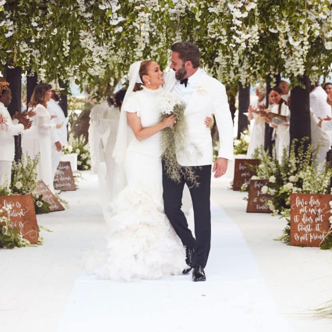 Jennifer Lopez y Ben Affleck pasan su aniversario separados: recordamos cómo fueron sus dos bodas
