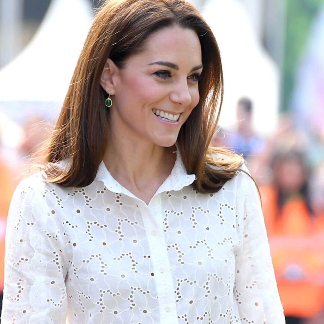 La camisa de Kate Middleton y Lady Di que estrenarás ahora y llevarás en otoño