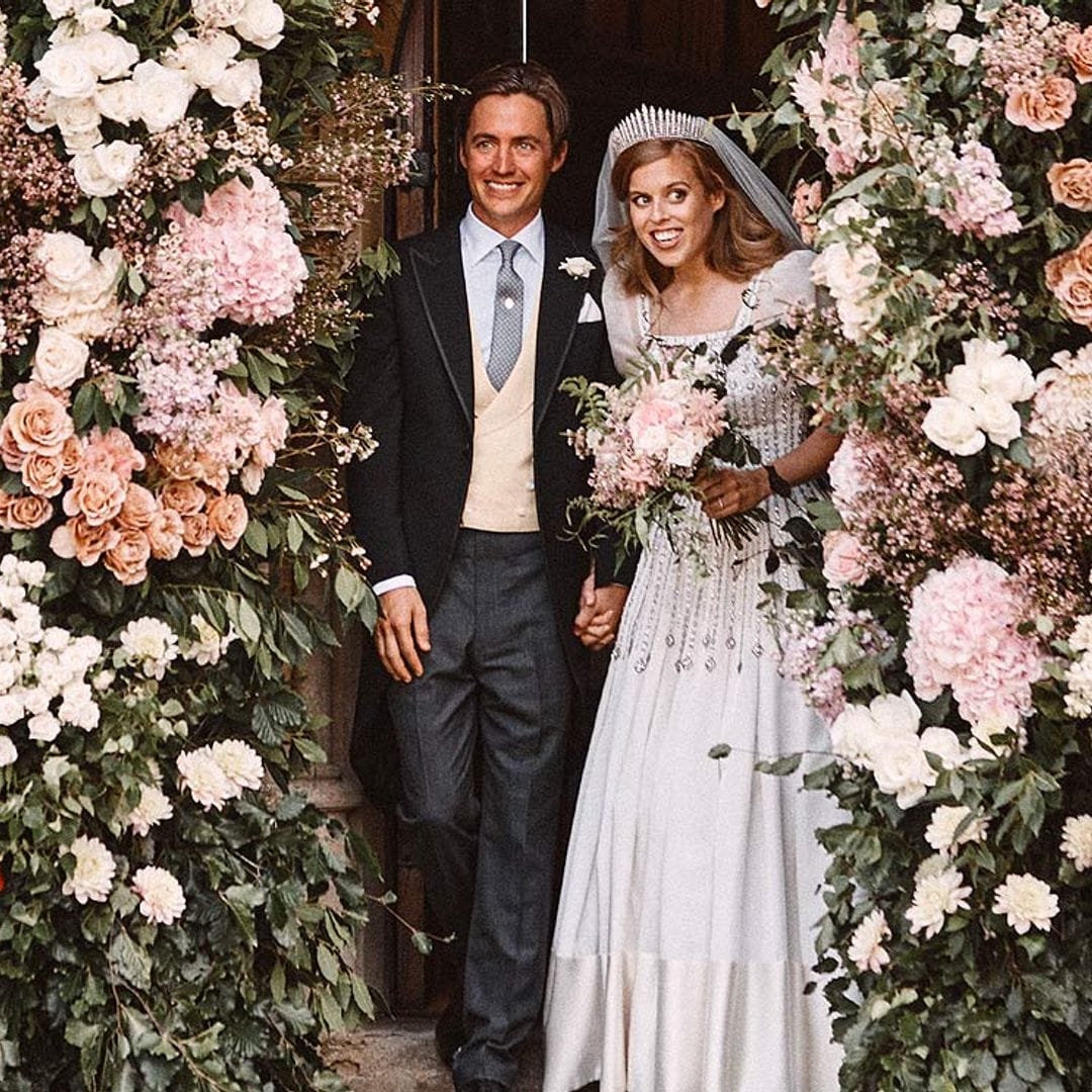 Las fotografías oficiales de la boda secreta de Beatriz de York y Edoardo Mapelli