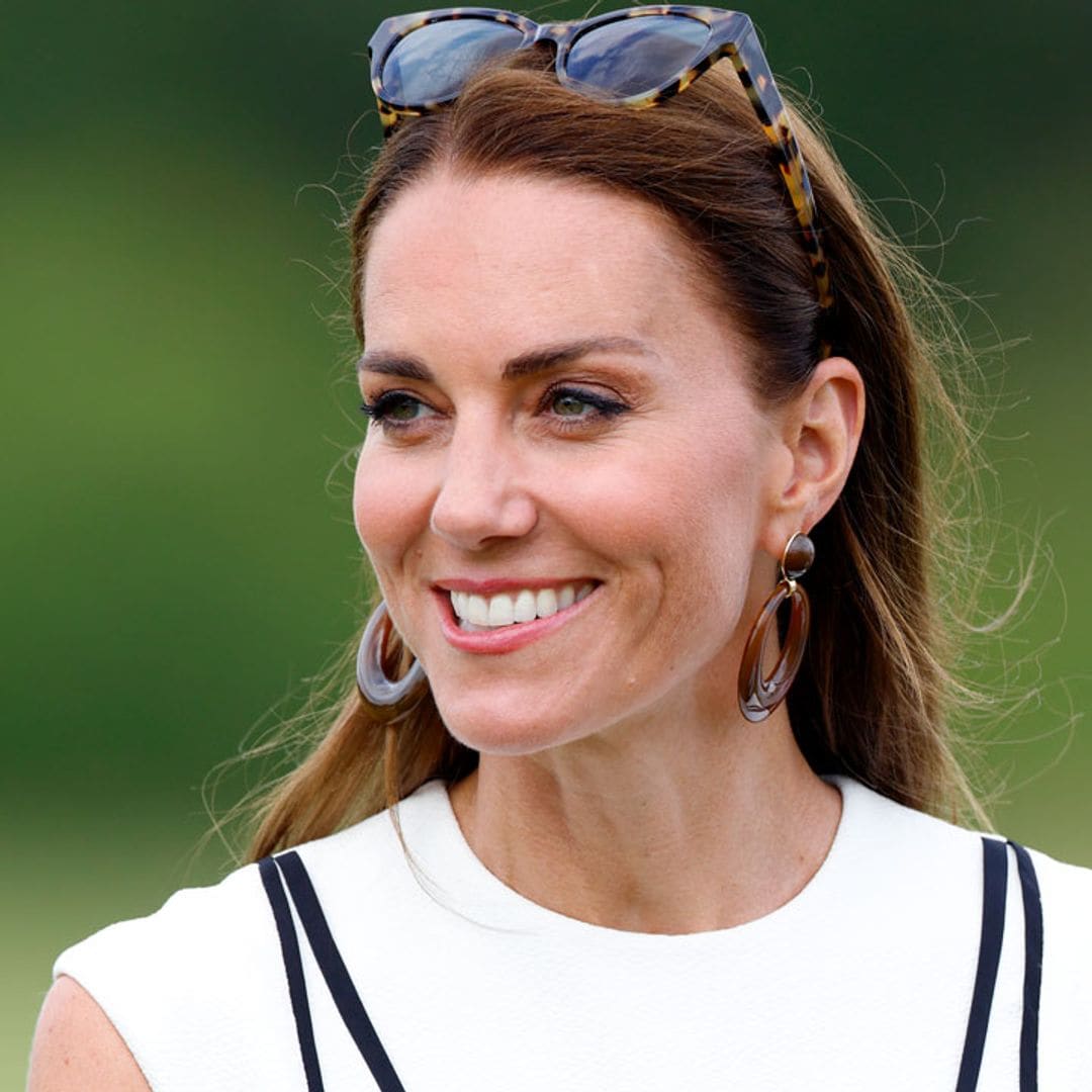 De las alpargatas de Kate Middleton al capazo de Jane Birkin: compra los bolsos y zapatos que son eternos