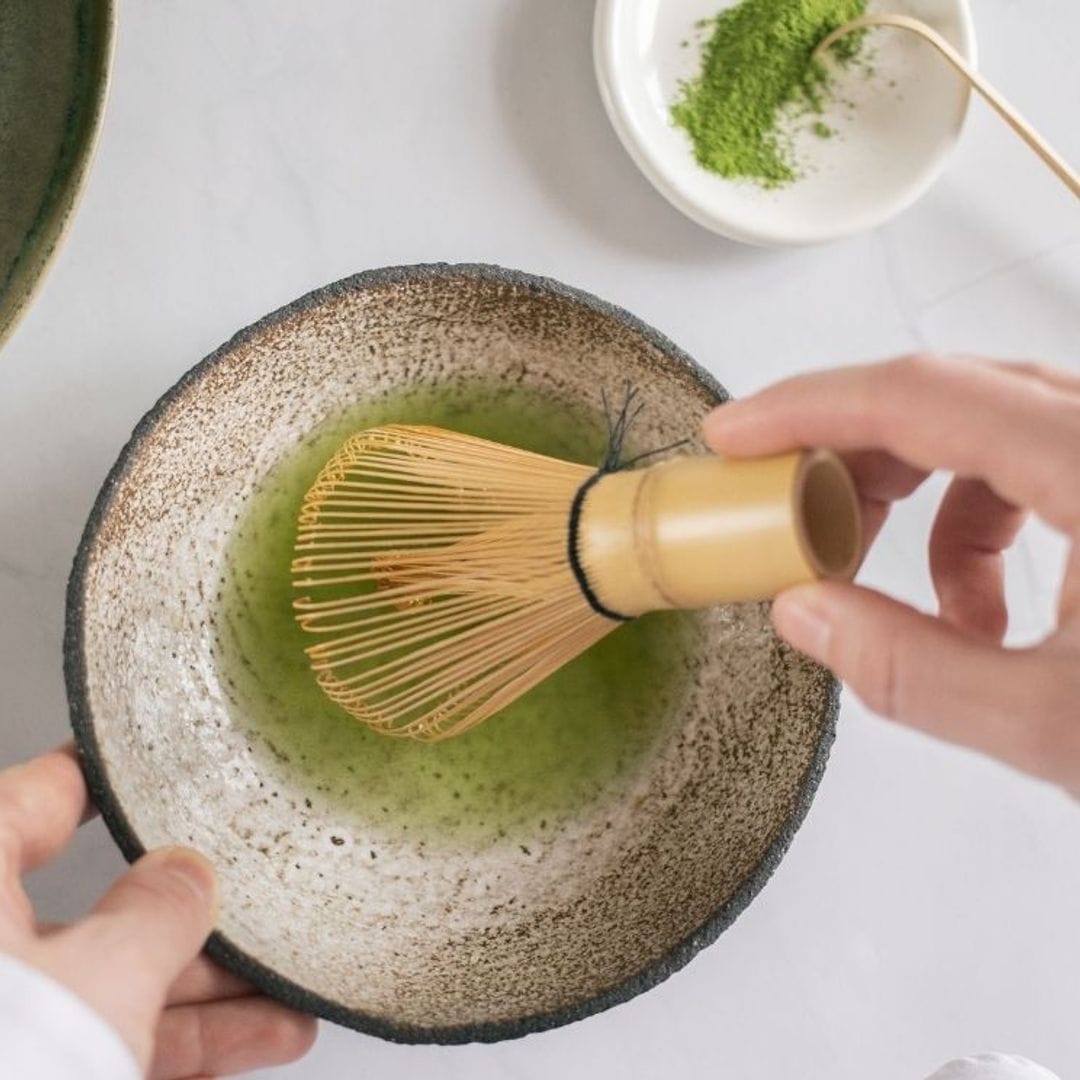 ¿No te convence el sabor del té matcha? Con este truco puedes hacer que sepa mejor