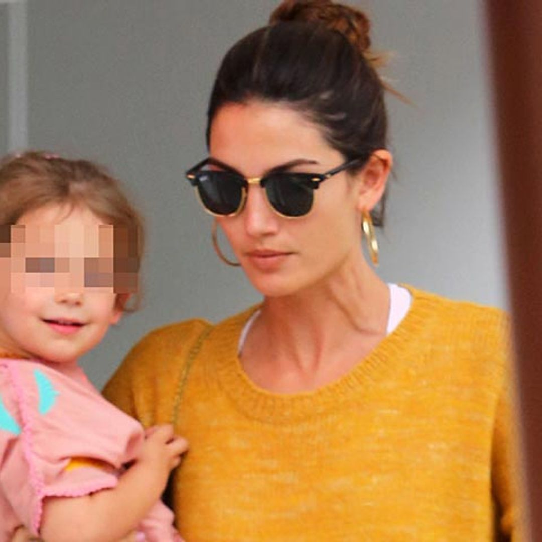 Lily Aldridge, una ‘top mamá’, de paseo con su ‘mini-yo’, su hija Dixie Pearl