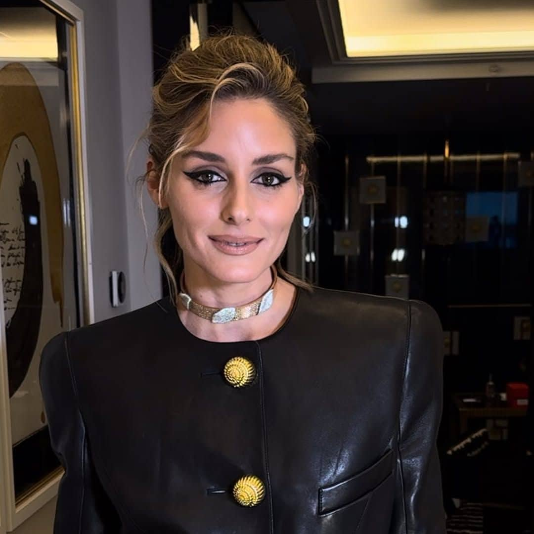 Olivia Palermo inspira los 5 peinados de fiesta para pelo corto más elegantes y actuales