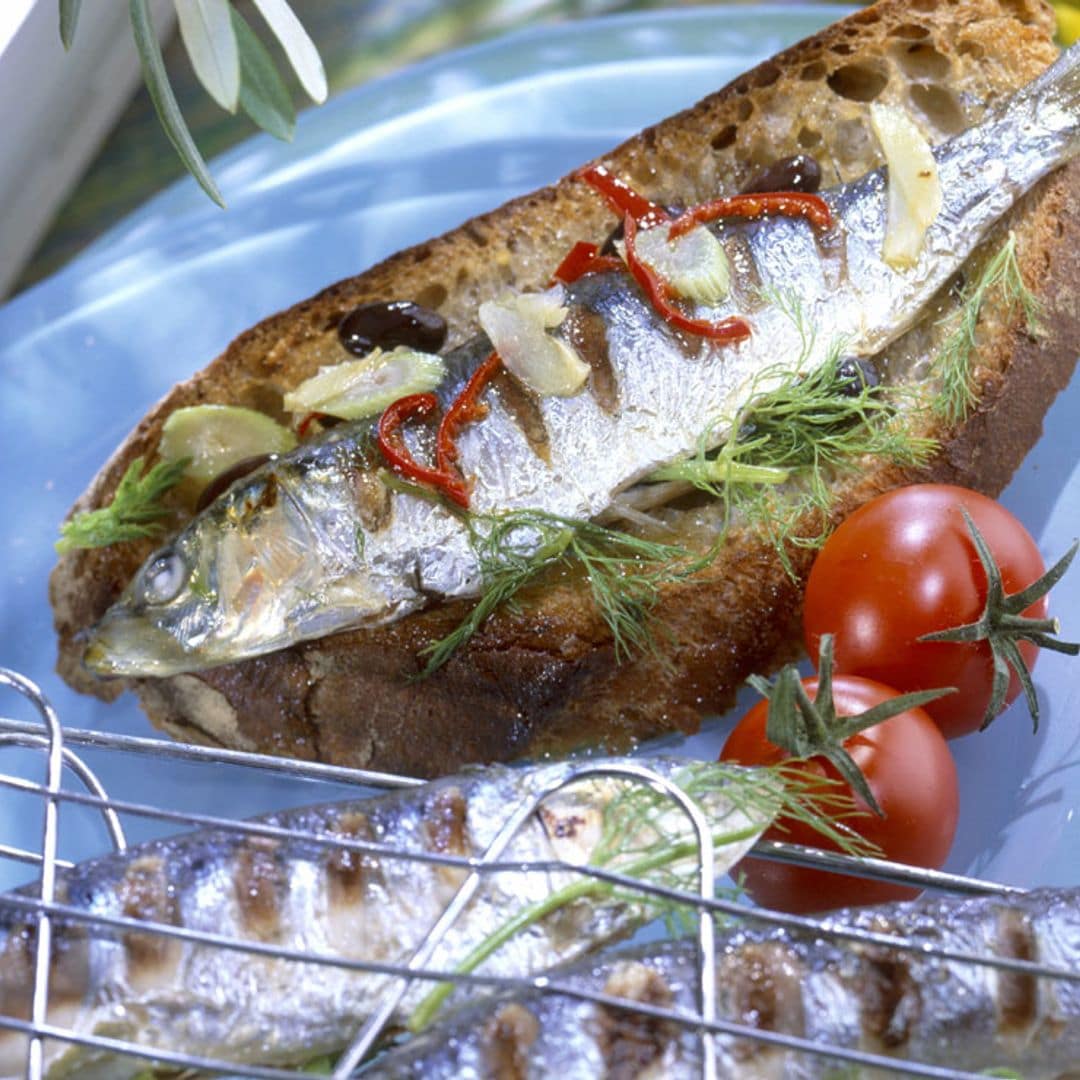 Sardinas a la brasa marinadas con cebolleta y pimiento