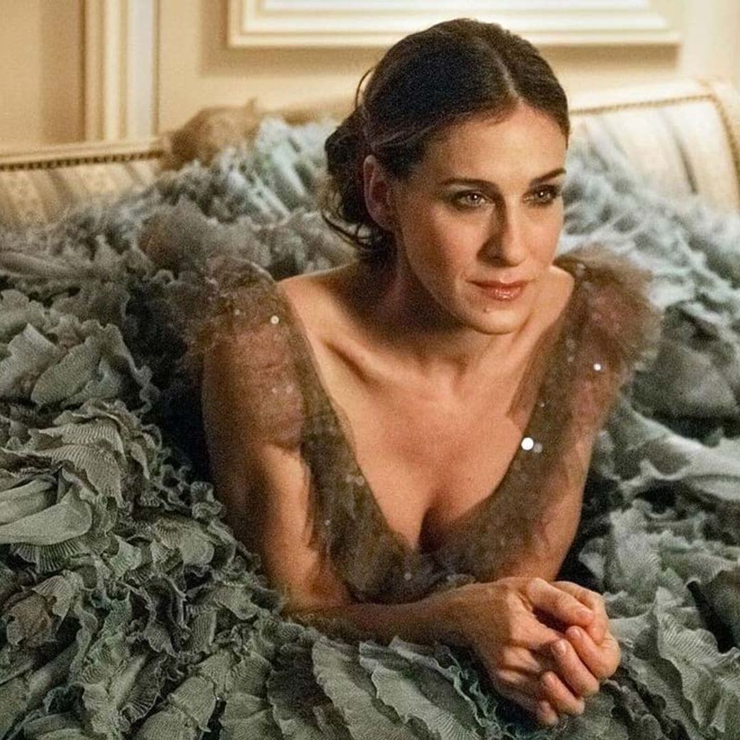 El vestidazo más espectacular de Carrie Bradshaw vuelve a su armario ✨