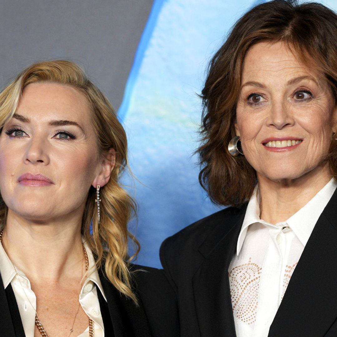 Sigourney Weaver, incombustible a sus 73 años junto a Kate Winslet para dar vida a una ¡adolescente!