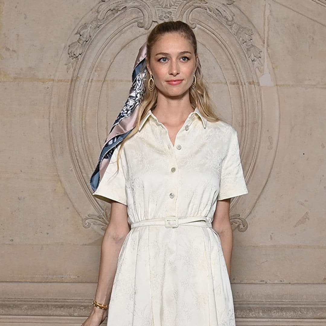 beatrice borromeo look vestido camisero desfile dior