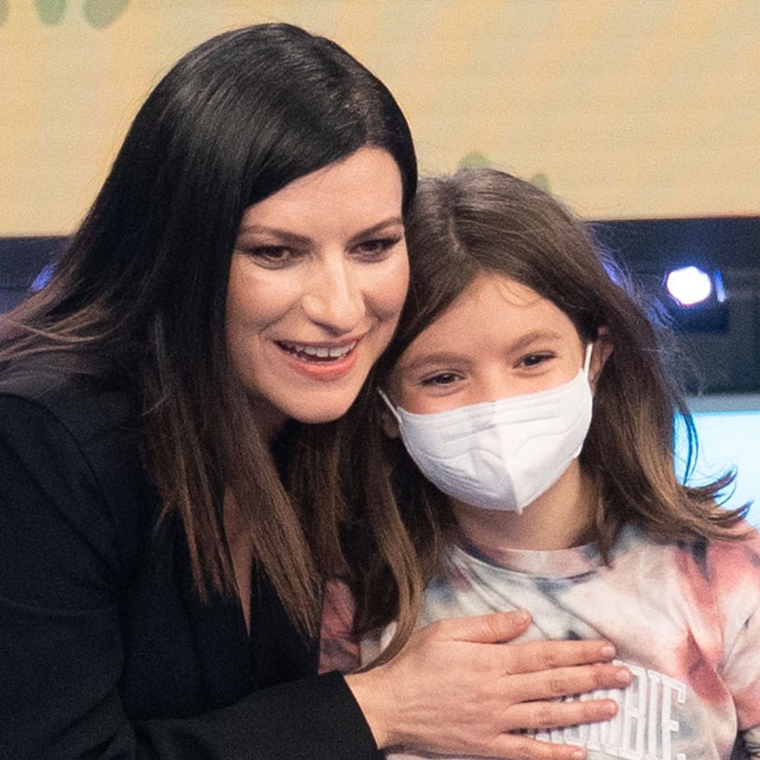 Laura Pausini presenta a su hija, Paola, de nueve años, que quiere ser actriz