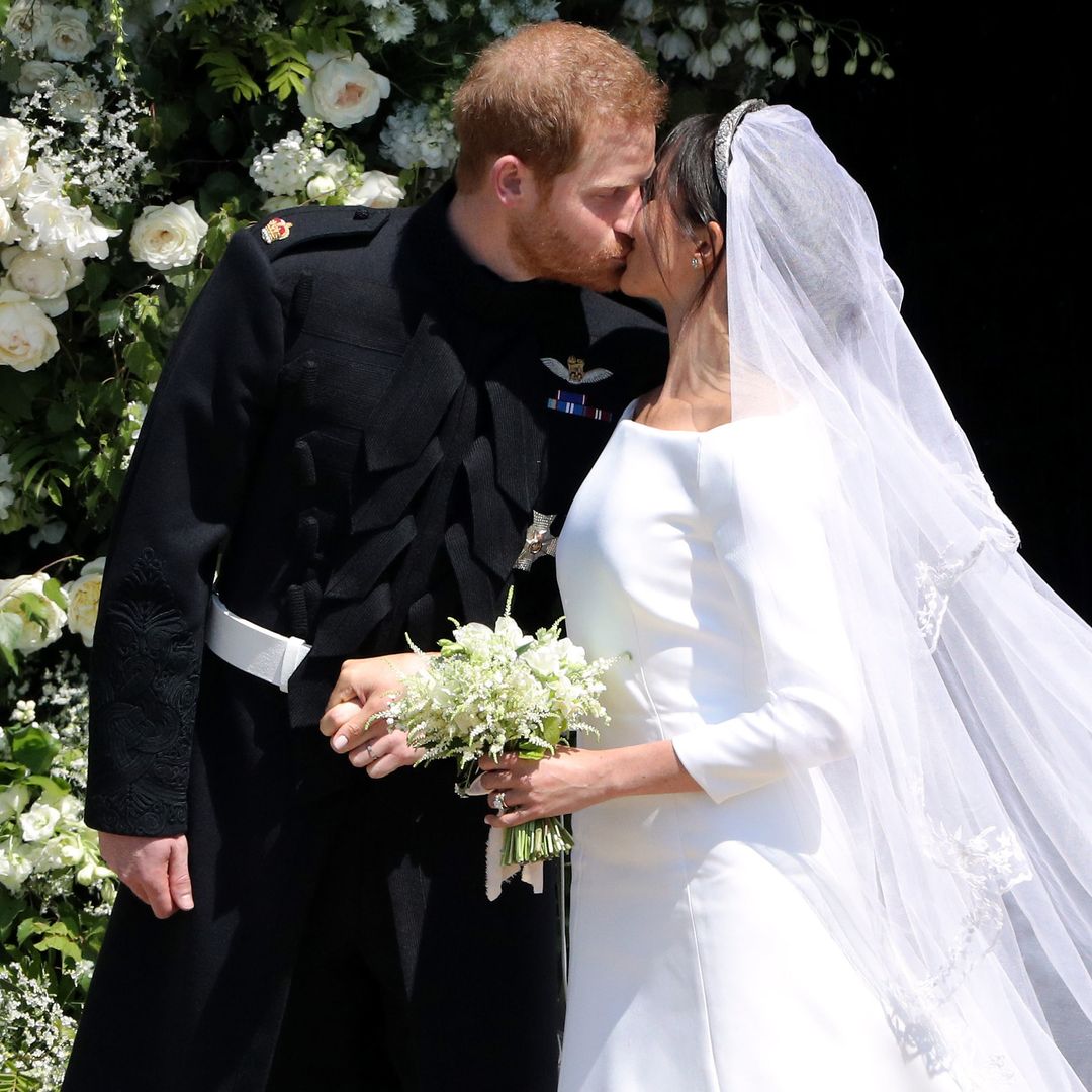 15 fotos inolvidables de las novias ‘royals’ a la salida de la iglesia