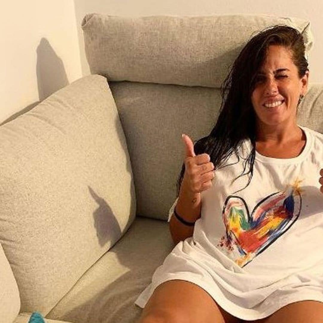 Anabel Pantoja sufre un accidente haciendo surf y se rompe el peroné