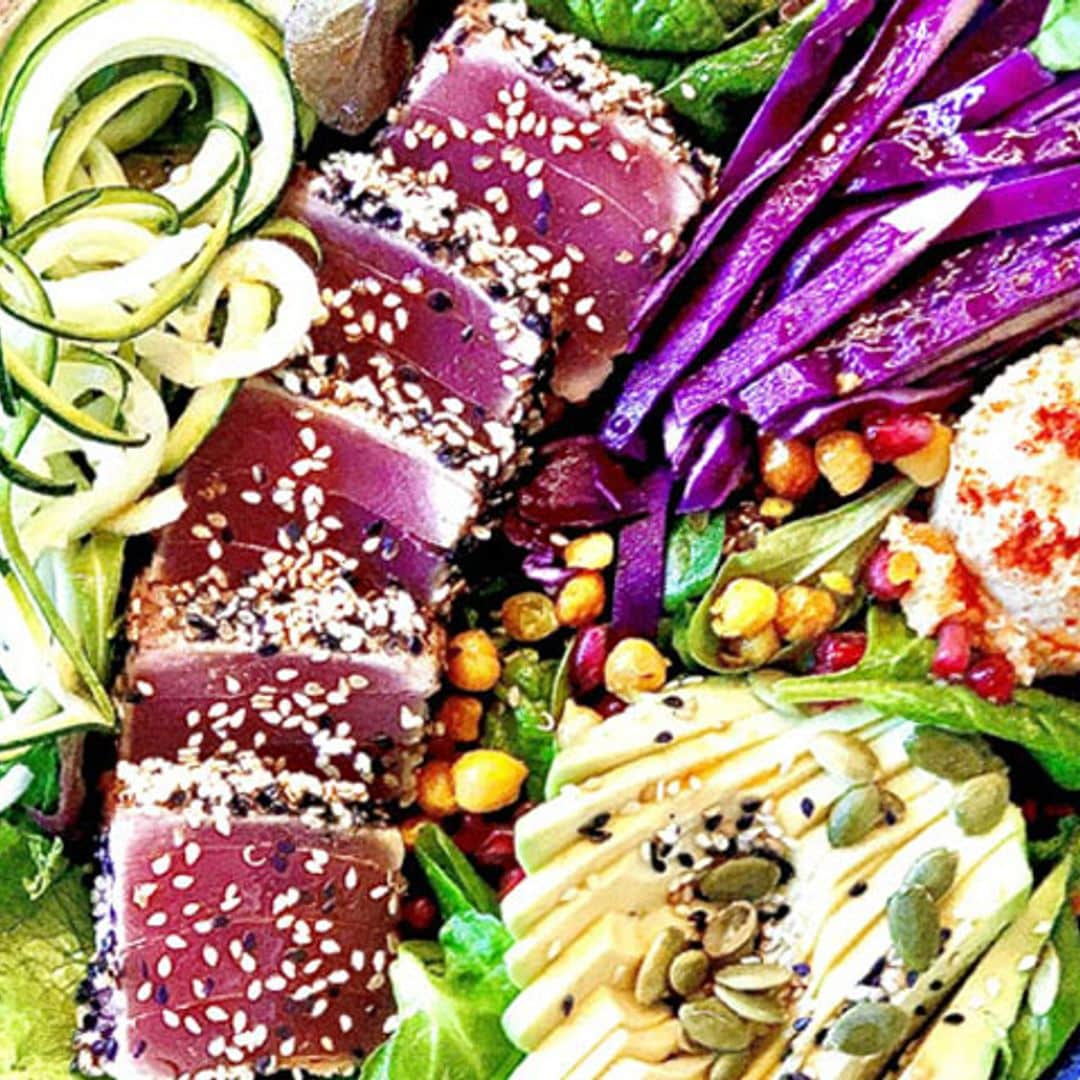 Ensalada 'full protein' de tataki de atún