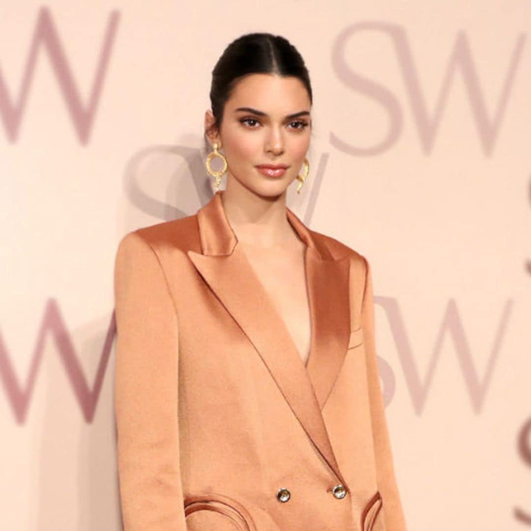 El truco fácil de Kendall Jenner con el que alargar aun más la silueta