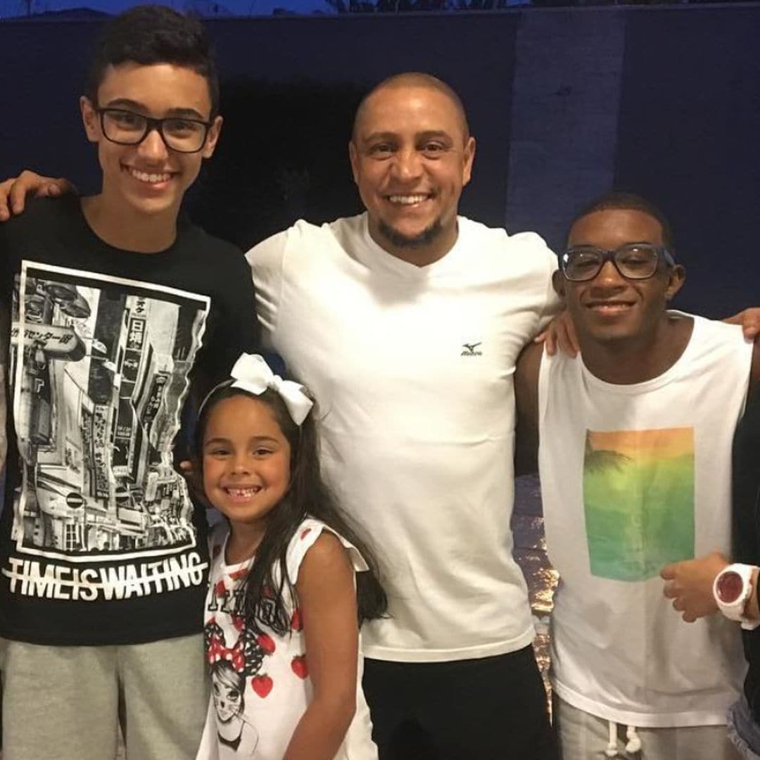 Roberto Carlos celebra su 50 cumpleaños convertido en abuelo y en padre de 11 hijos de 7 mujeres distintas