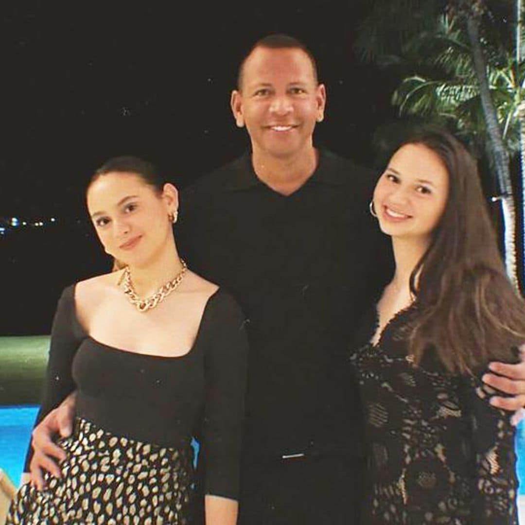 Alex Rodriguez y sus hijas disfrutan de República Dominicana y sorprenden con un mensaje en español