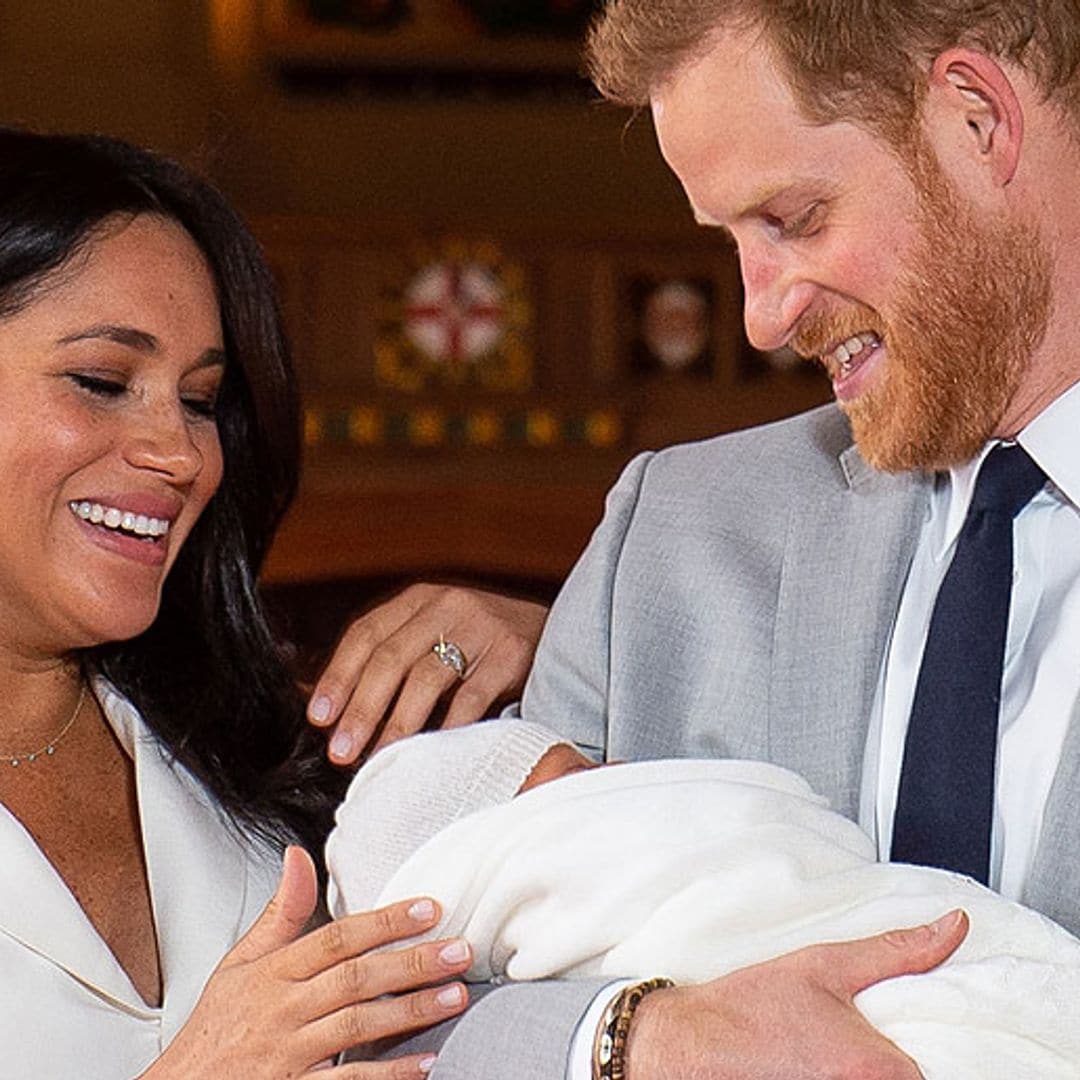 Las adorables fotos del momento en que Meghan Markle y el Príncipe Harry presentaron a su primer bebé