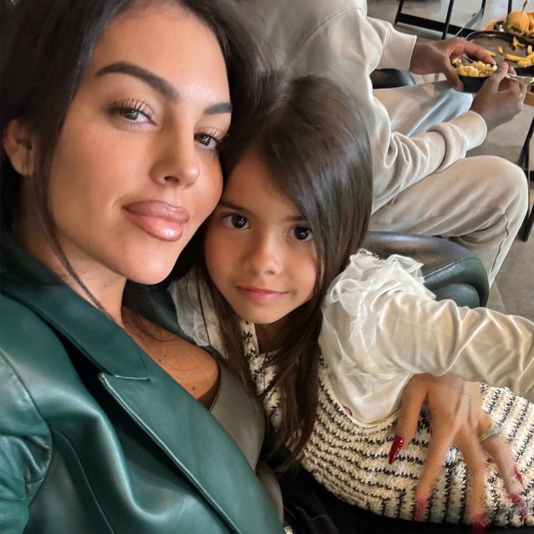 ¡Una artista en la familia! Hija de Cristiano Ronaldo y Georgina Rodríguez sorprende tocando el piano