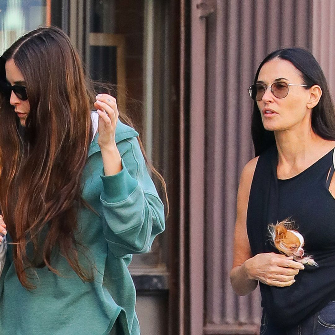 ¿Dónde lo lleva? Demi Moore sale de paseo con su perrito de esta manera tan original