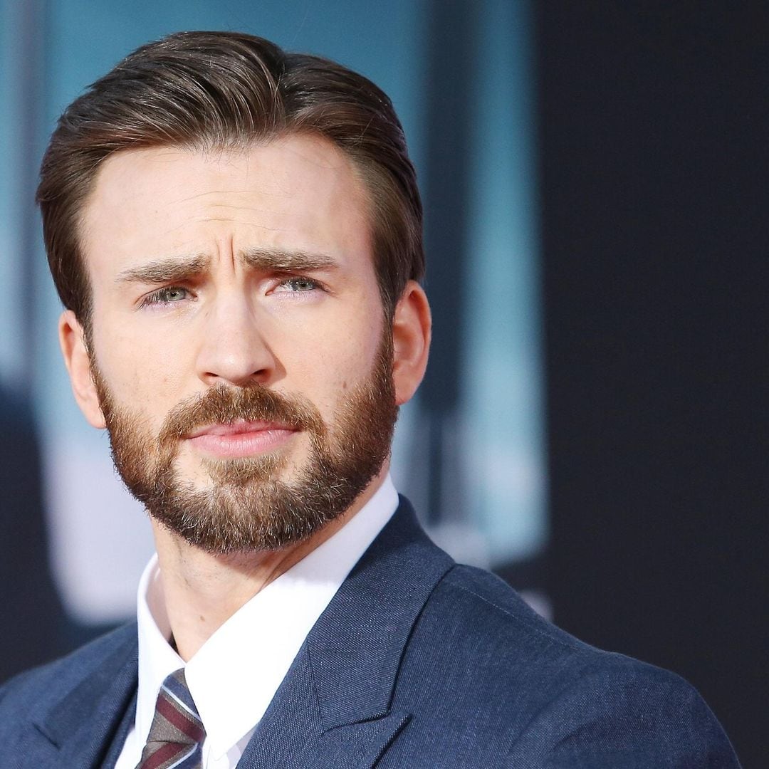 Chris Evans regala escudo de Capitán América a niño que salvó a su hermanita de un feroz ataque