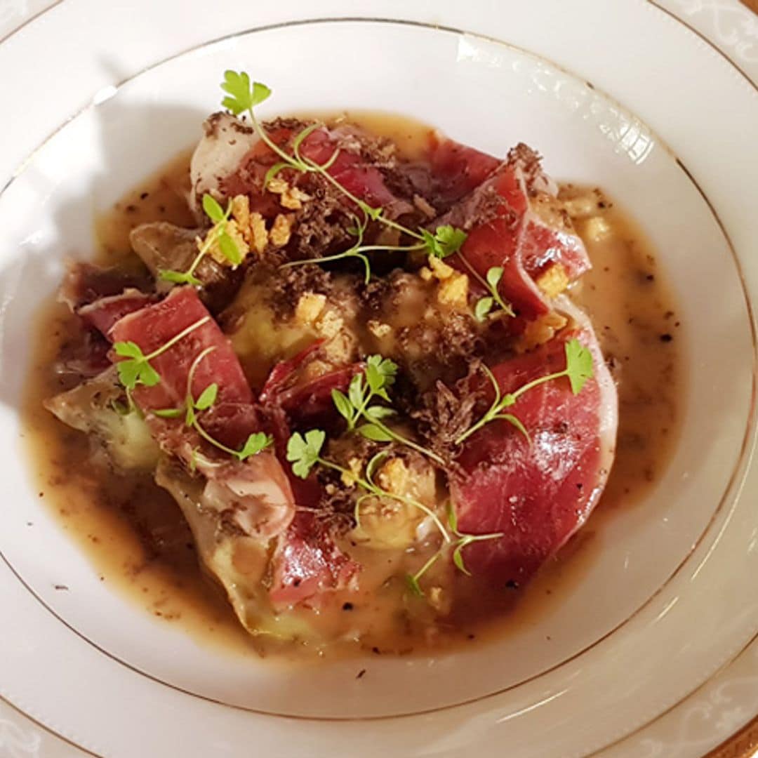 Velouté de alcachofas, jamón ibérico y trufa