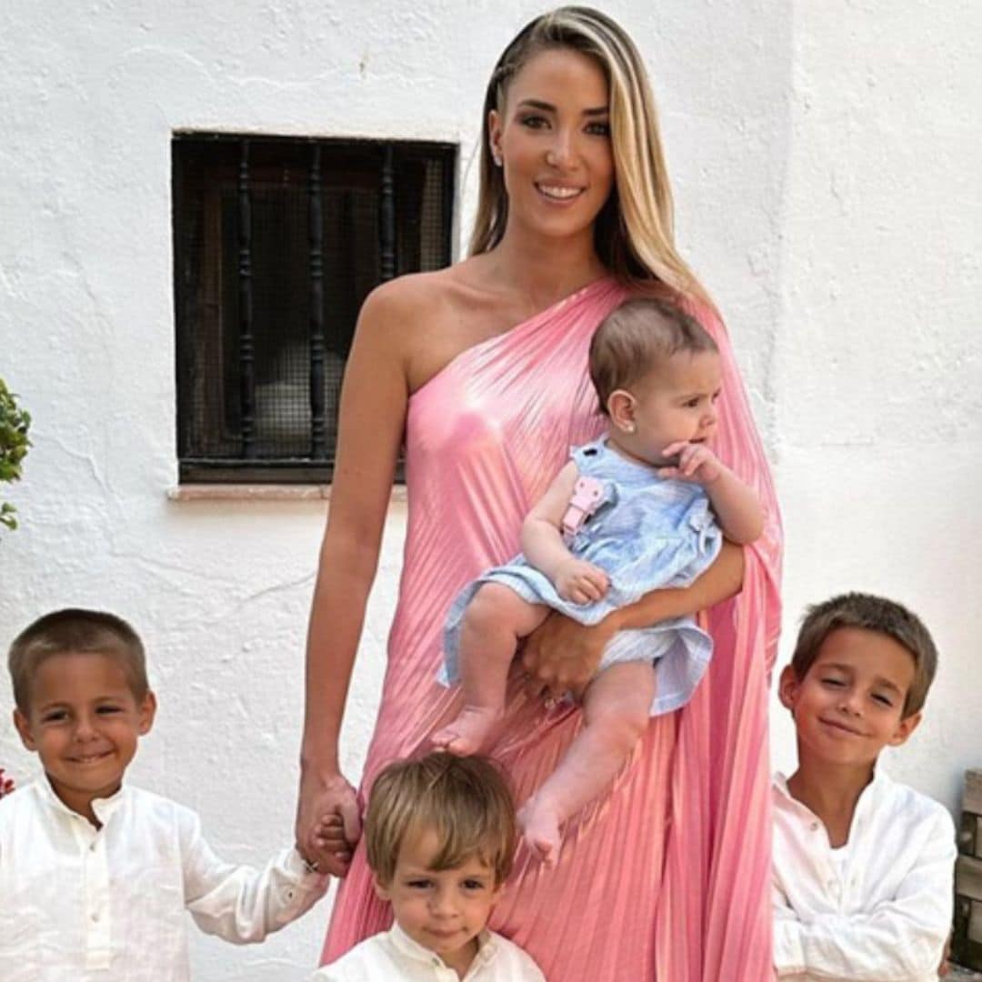 Las imágenes de las primeras vacaciones de Alice Campello y su familia siendo seis en Marbella